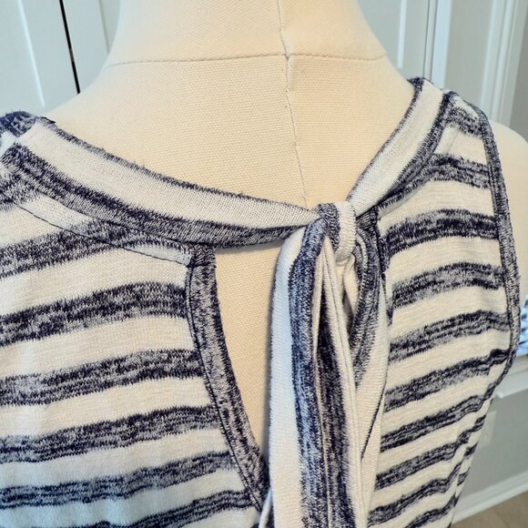 ⚓ Market & Spruce Navy Stripe Tank Top – Size Medium 🐚 - Picture 5 of 10